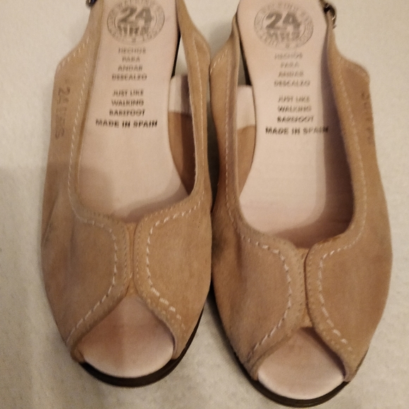 Shoes - Picture 1 of 4